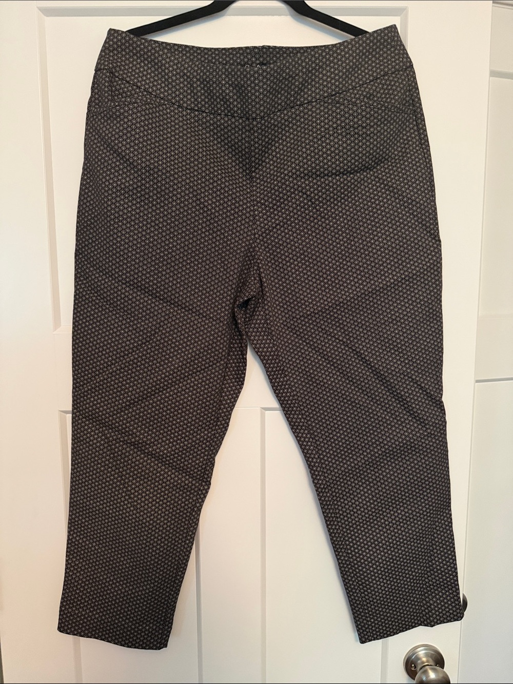 Croft and Barrow Women's Patterned Ankle Pants - Black/Gray